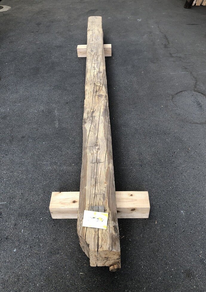 カナダ産ハンドヒューン古材梁・柱