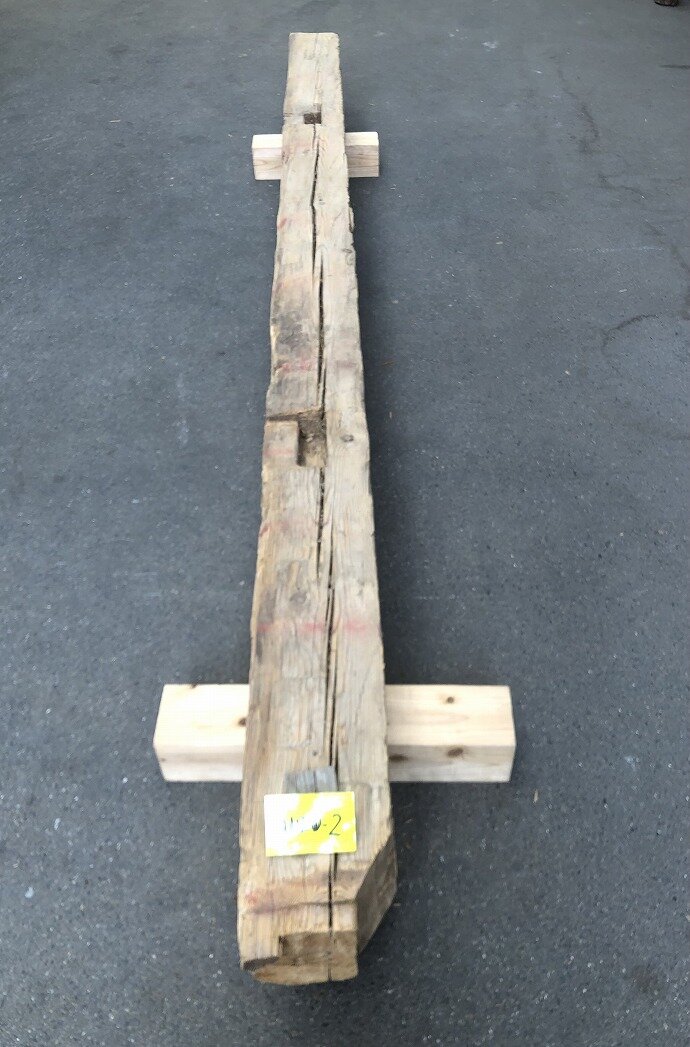 カナダ産ハンドヒューン古材梁・柱