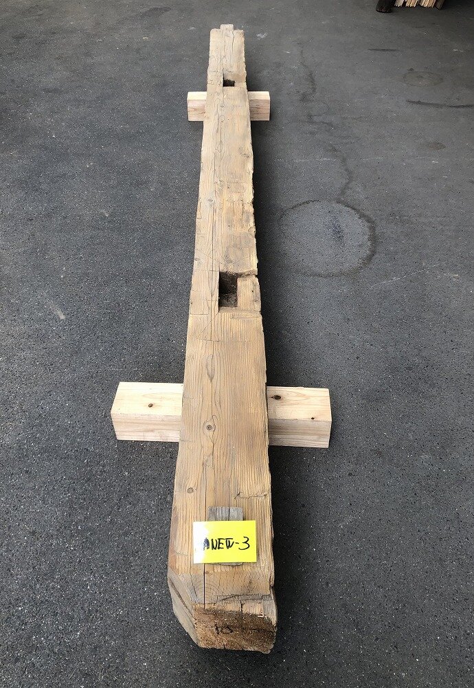カナダ産ハンドヒューン古材梁・柱