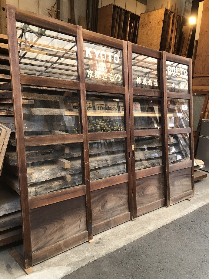古建具（ガラス戸）の古材
