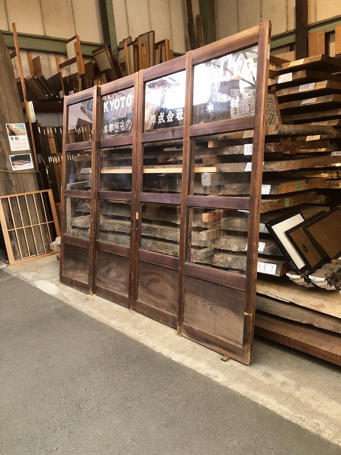 古建具（ガラス戸）の古材