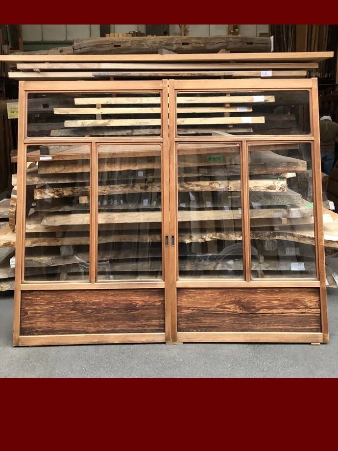 古建具（ガラス戸）の古材