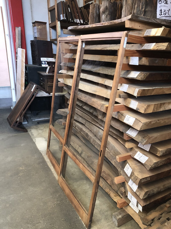 古建具（ガラス戸）の古材