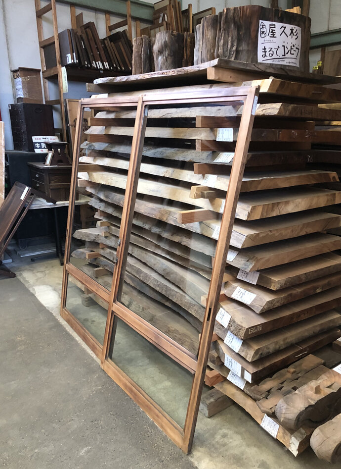 古建具（ガラス戸）の古材