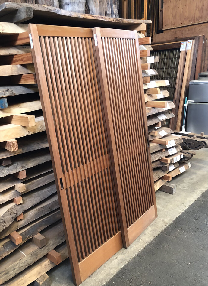 古建具（ガラス戸）の古材