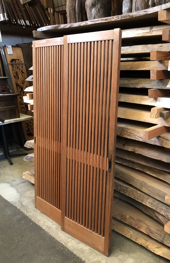 古建具（ガラス戸）の古材