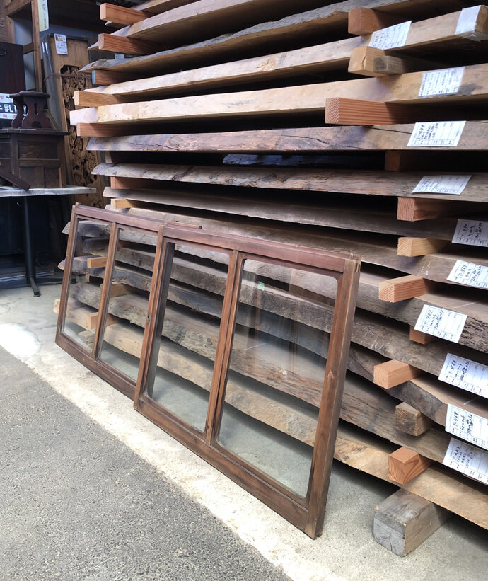 古建具（ガラス戸）の古材