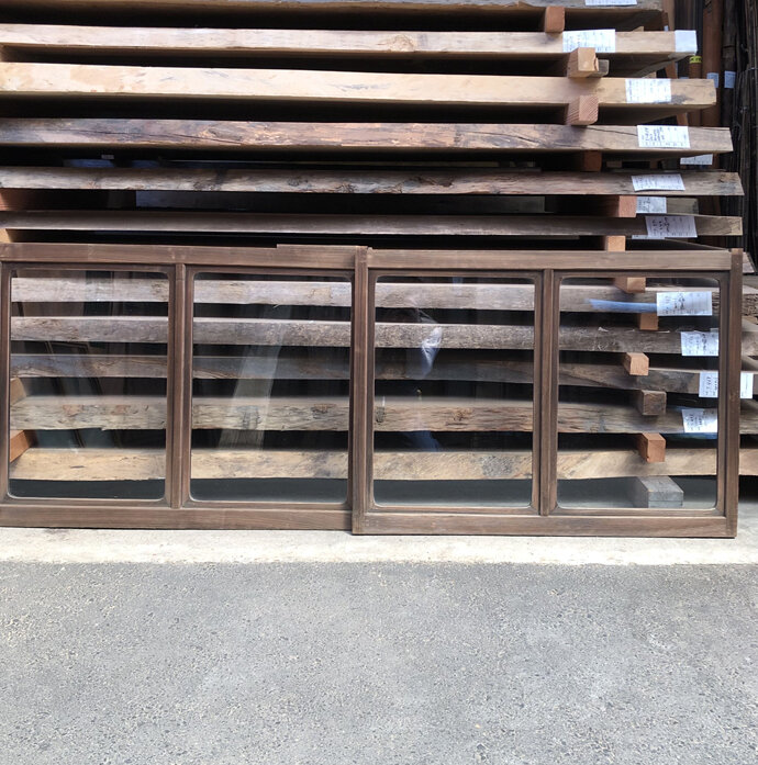 古建具（ガラス戸）の古材