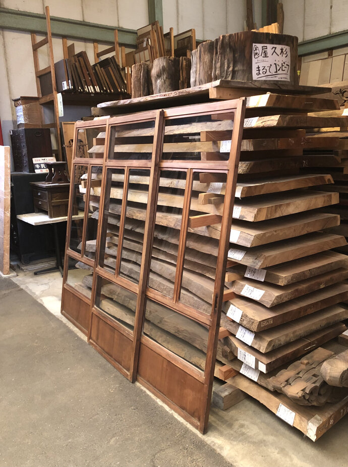 古建具（ガラス戸）の古材