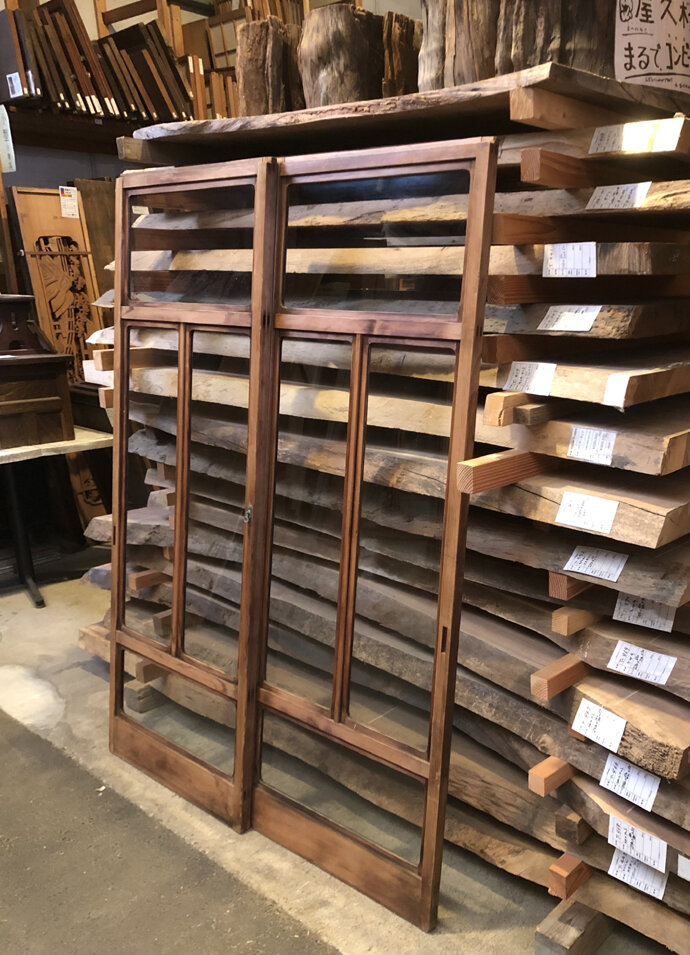古建具（ガラス戸）の古材