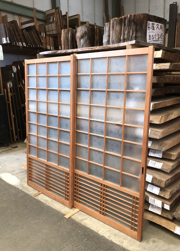 古建具（ガラス戸）の古材