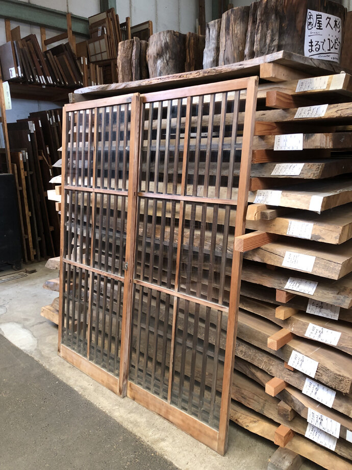 古建具（ガラス戸）の古材