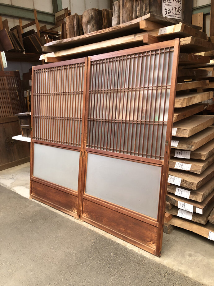 古建具（ガラス戸）の古材