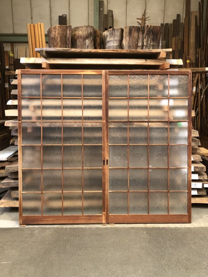 古建具（ガラス戸）の古材