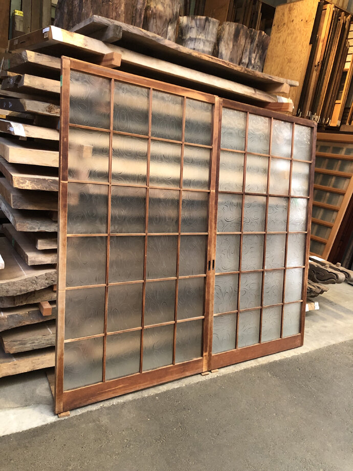 古建具（ガラス戸）の古材