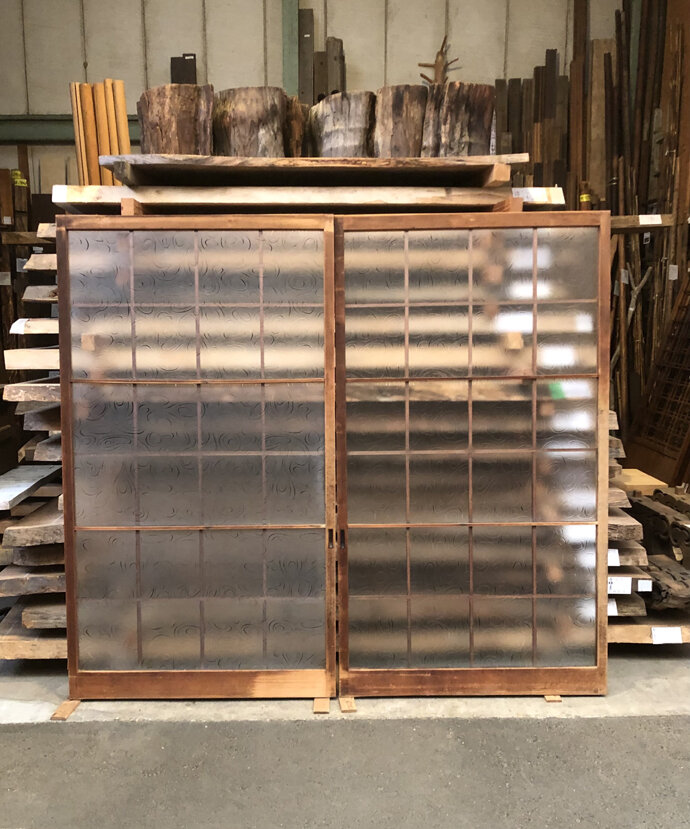 古建具（ガラス戸）の古材