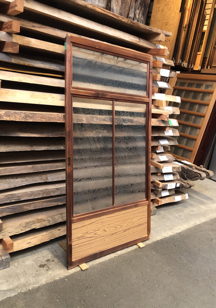 古建具（ガラス戸）の古材