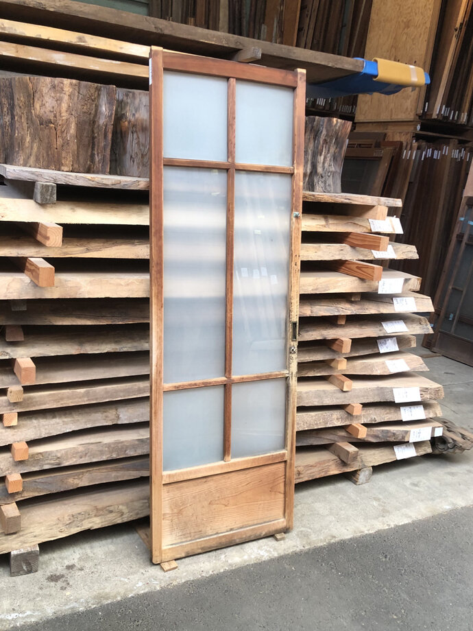 古建具（ガラス戸）の古材