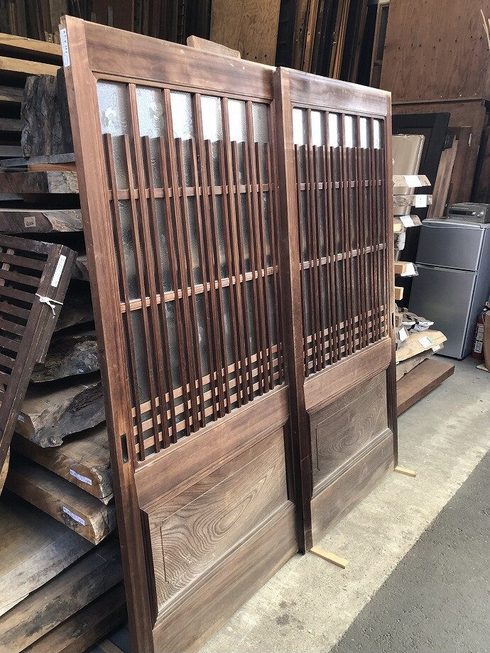 古建具（ガラス戸）の古材