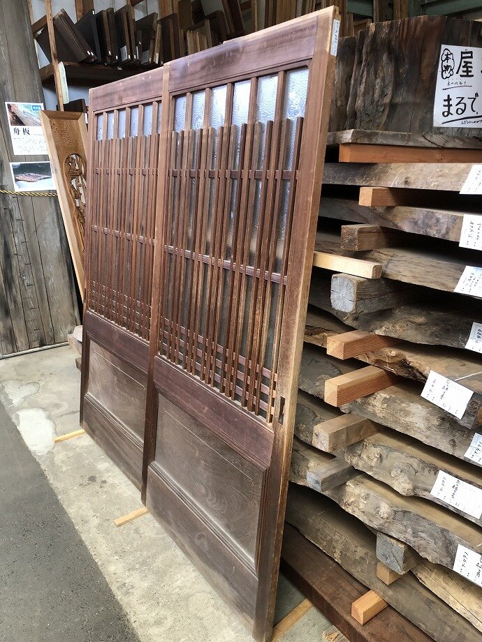 古建具（ガラス戸）の古材