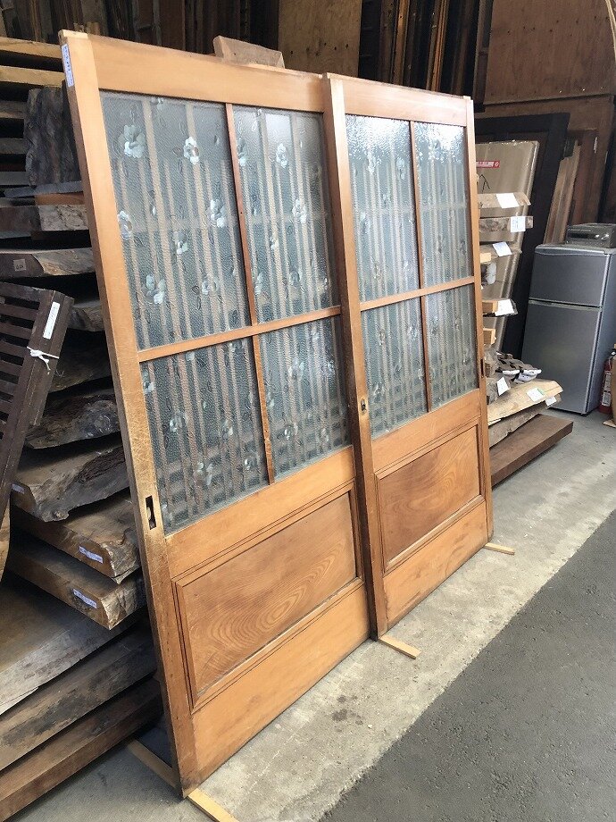 古建具（ガラス戸）の古材