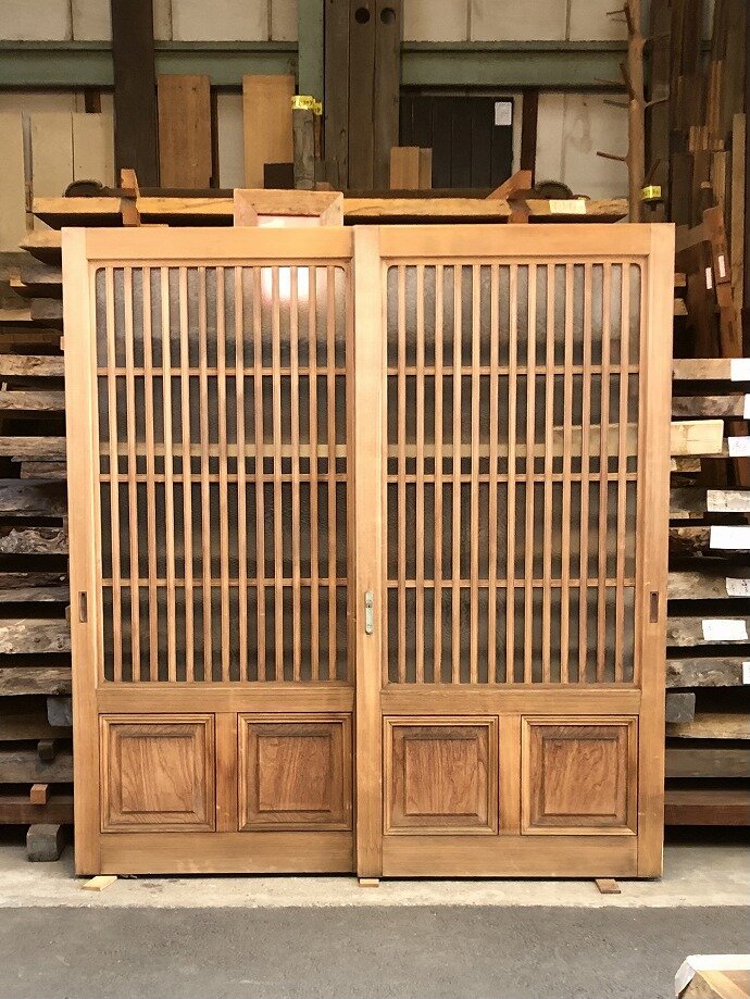 古建具（ガラス戸）の古材