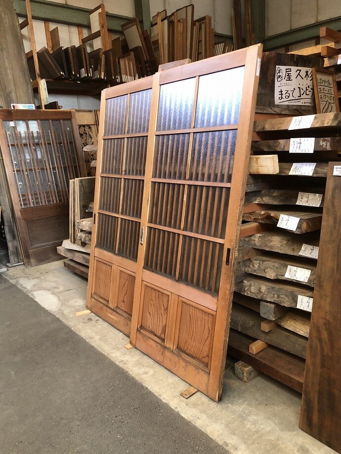 古建具（ガラス戸）の古材