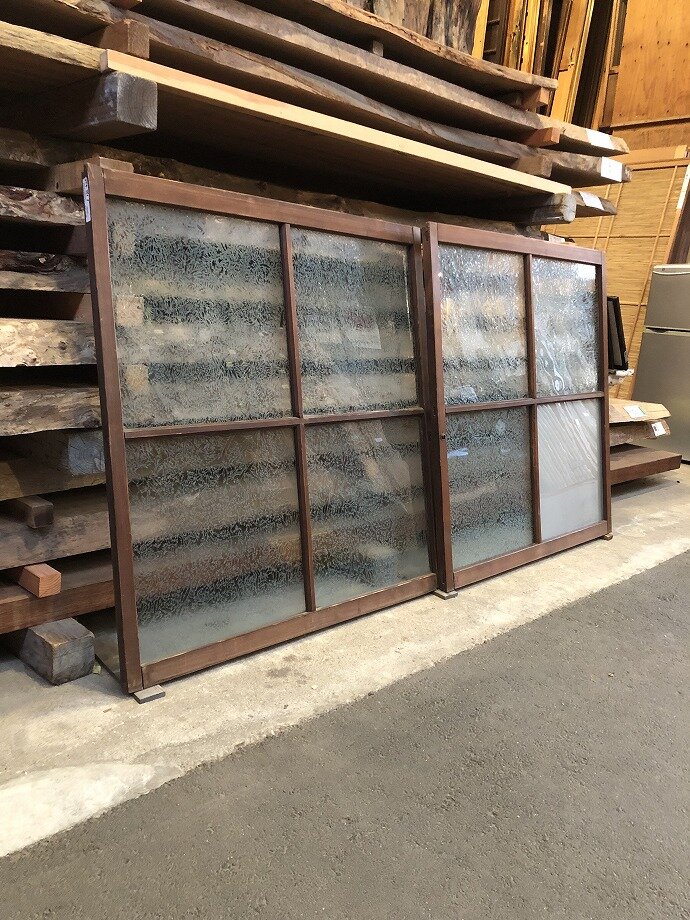 古建具（ガラス戸）の古材