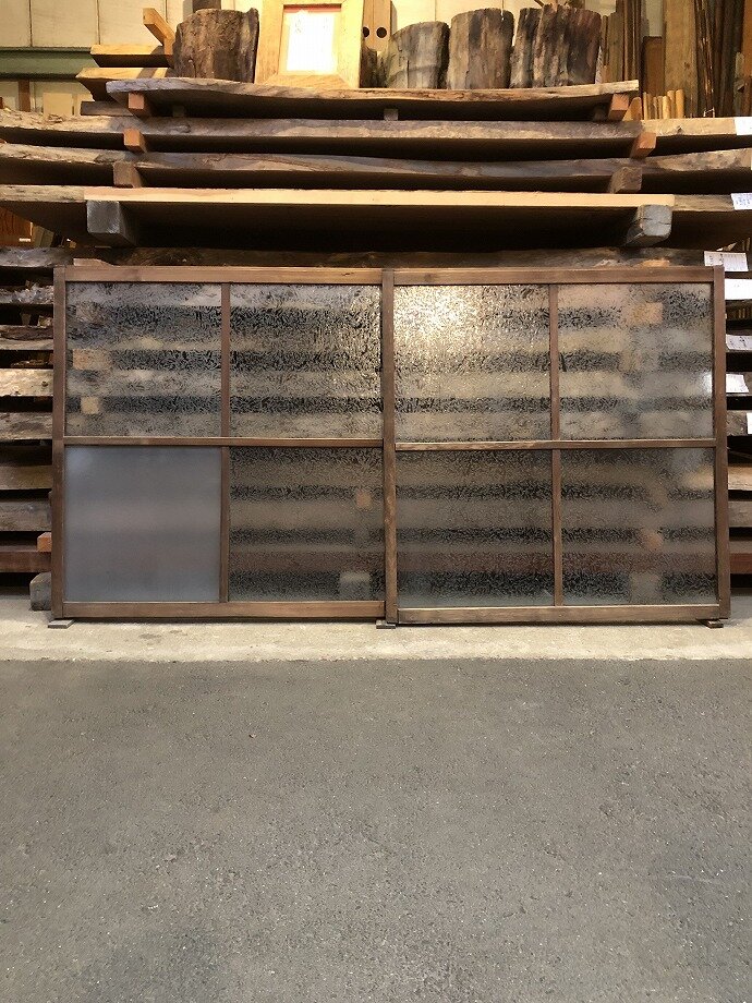 古建具（ガラス戸）の古材