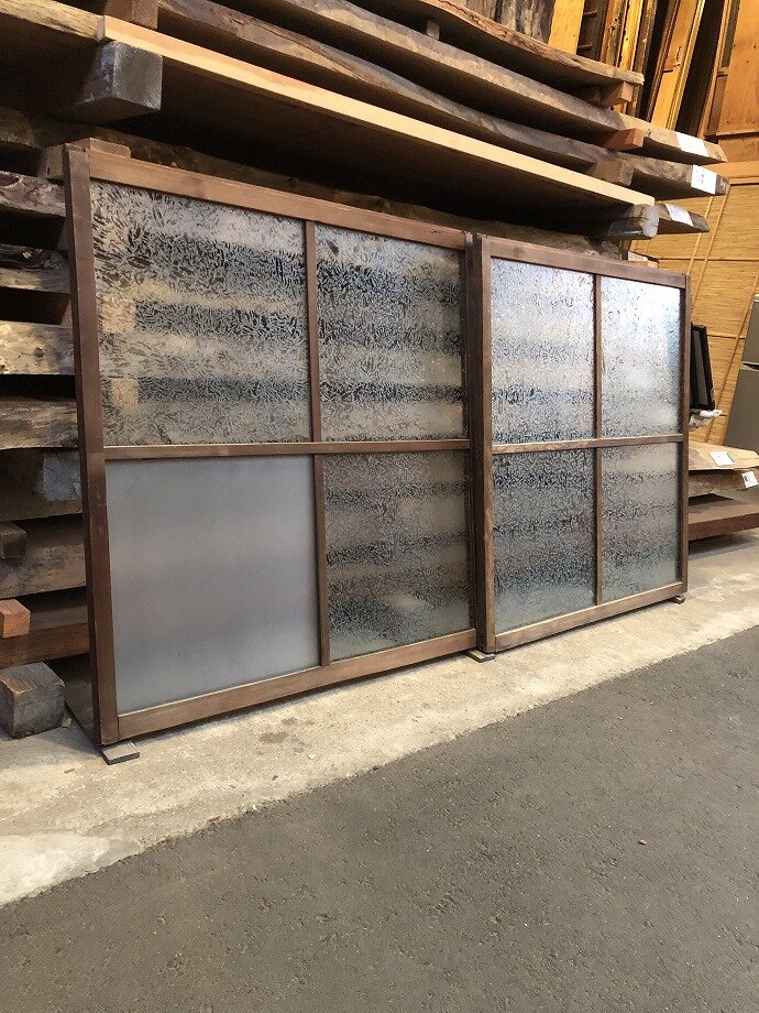 古建具（ガラス戸）の古材