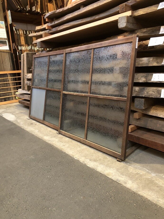 古建具（ガラス戸）の古材