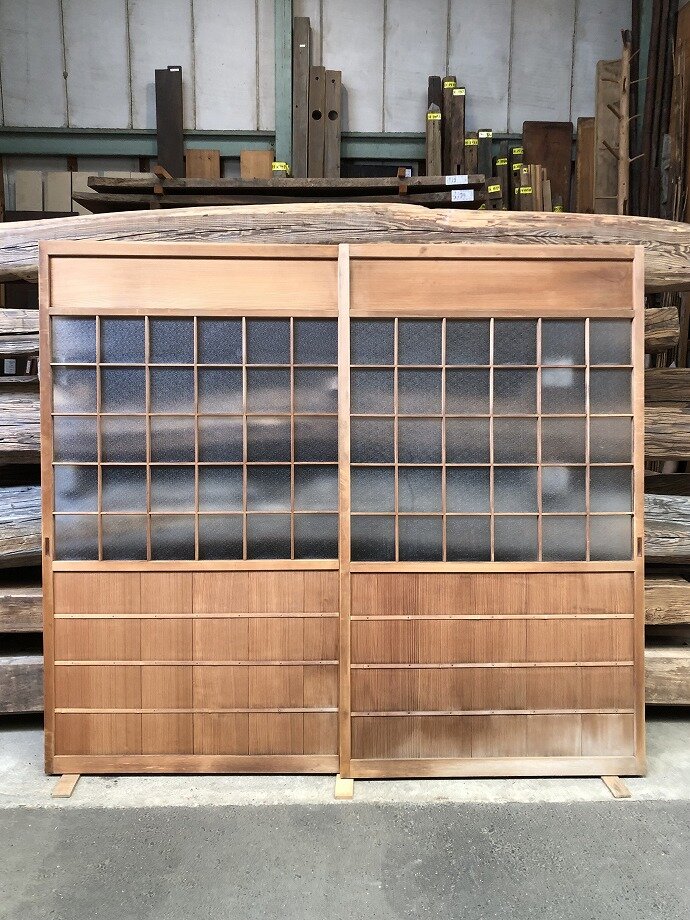 古建具（ガラス戸）の古材
