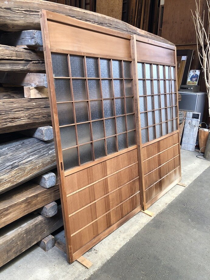 古建具（ガラス戸）の古材