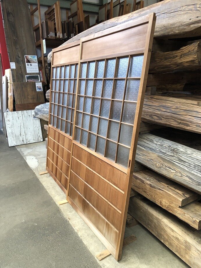 古建具（ガラス戸）の古材