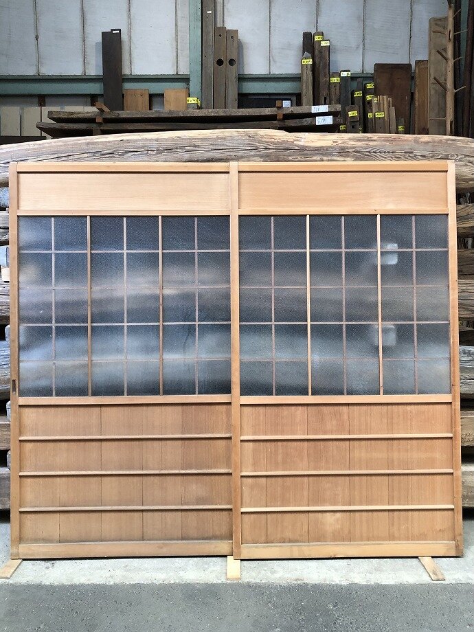 古建具（ガラス戸）の古材