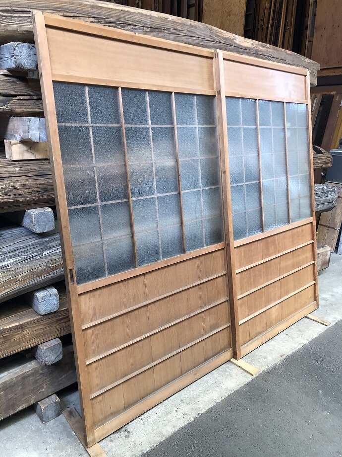 古建具（ガラス戸）の古材