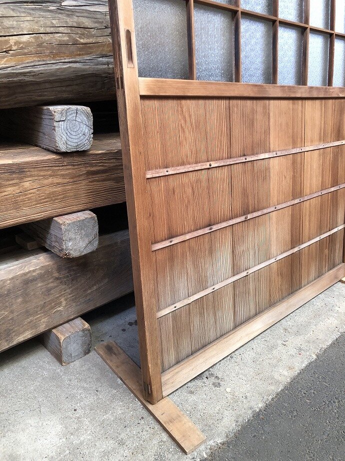 古建具（ガラス戸）の古材