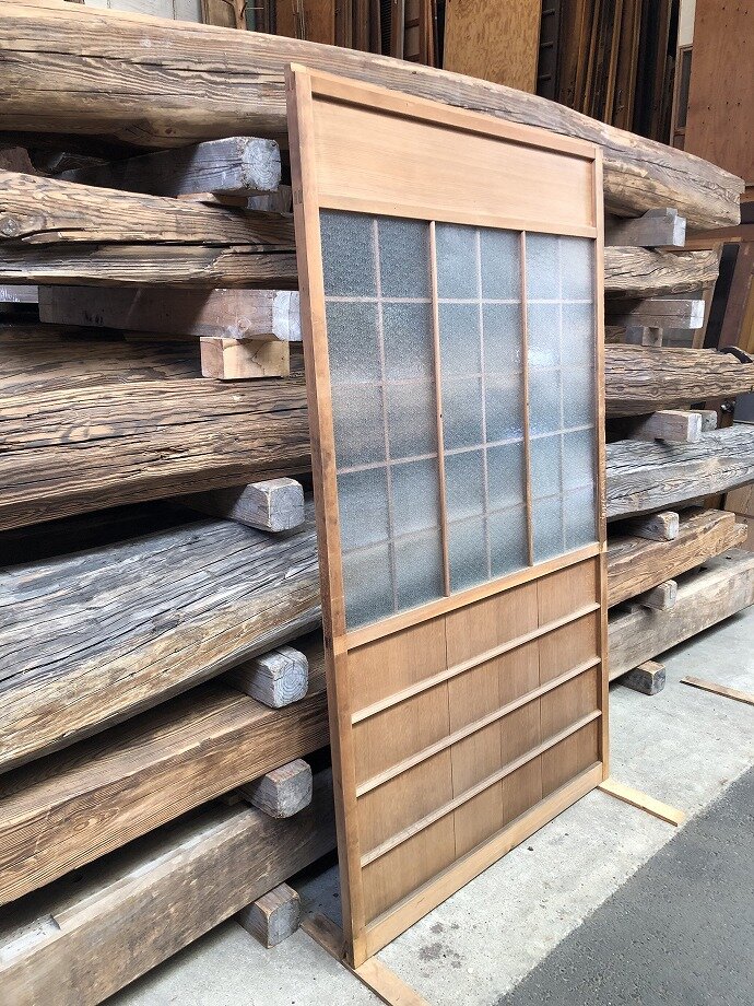 古建具（ガラス戸）の古材