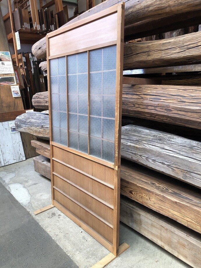 古建具（ガラス戸）の古材