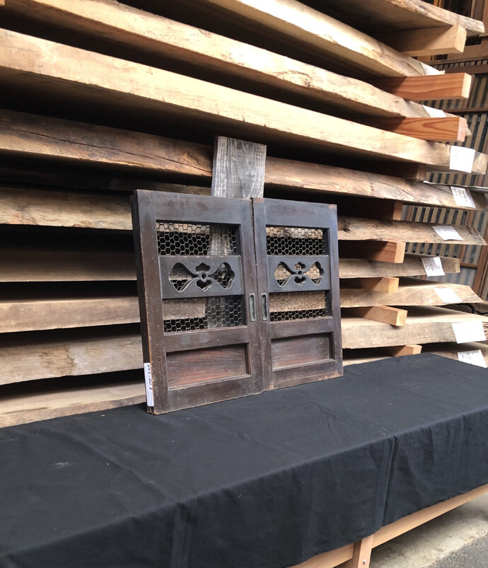 古建具（板戸）の古材
