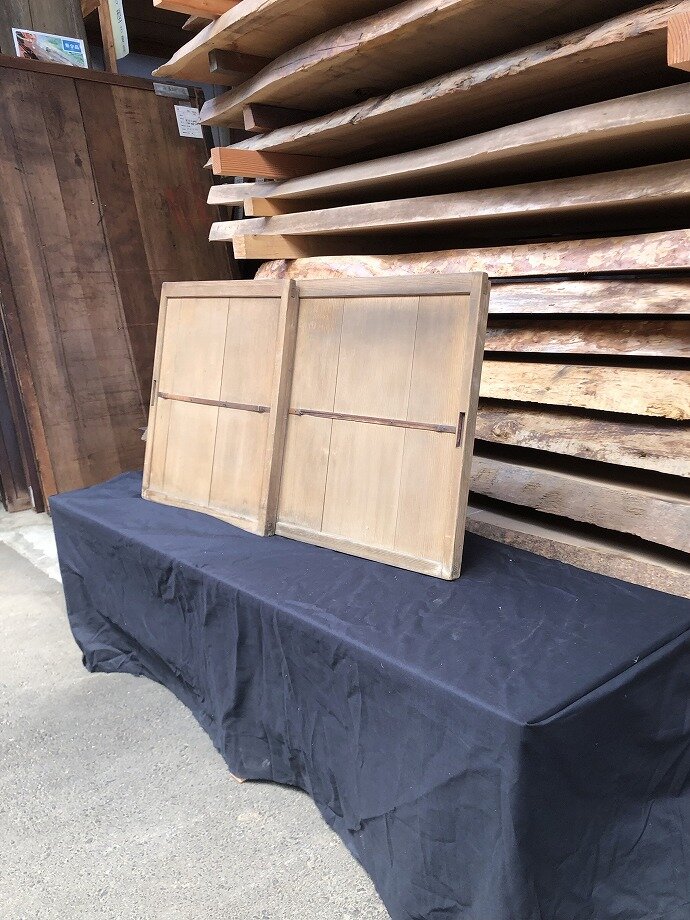 古建具（板戸）の古材