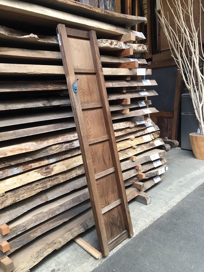 古建具（板戸）の古材