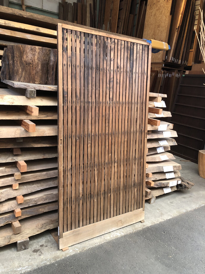 古建具（格子戸）の古材