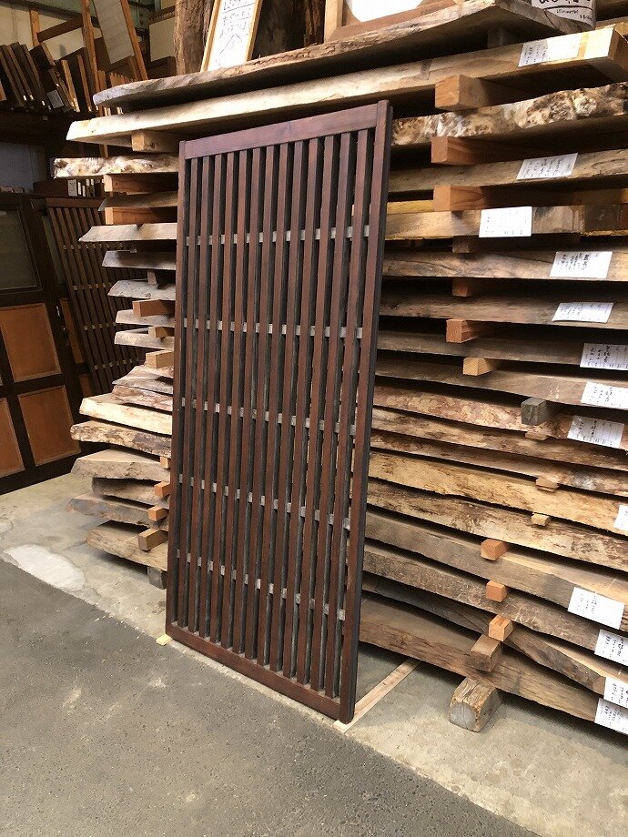 古建具（格子戸）の古材
