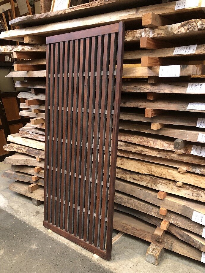 古建具（格子戸）の古材