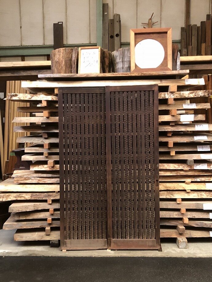 古建具（格子戸）の古材