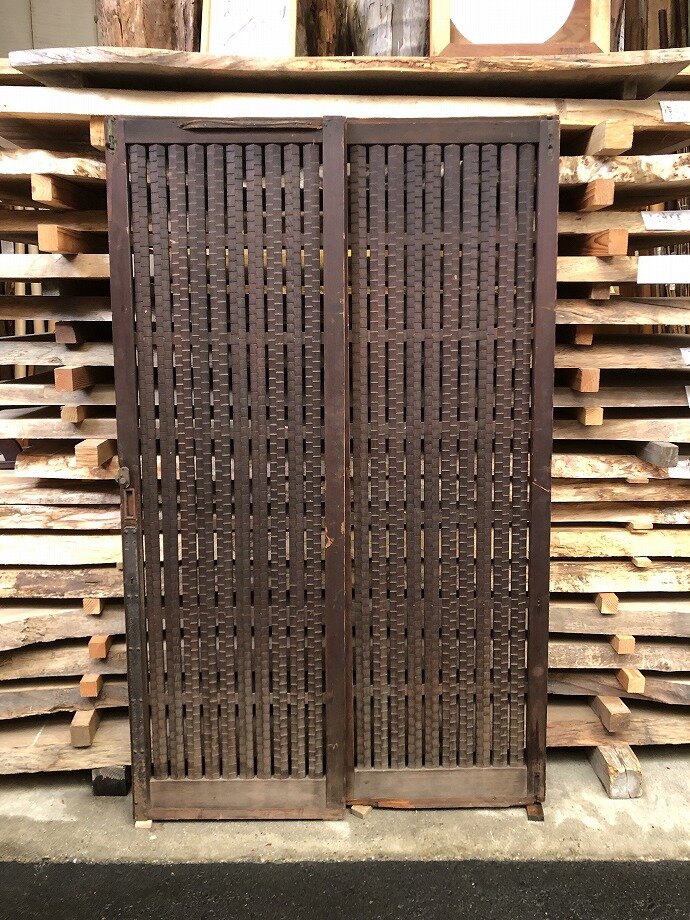 古建具（格子戸）の古材
