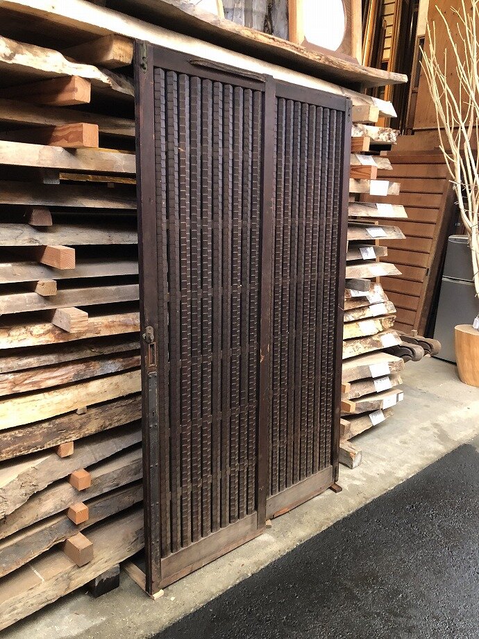 古建具（格子戸）の古材