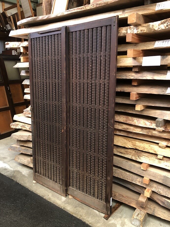 古建具（格子戸）の古材