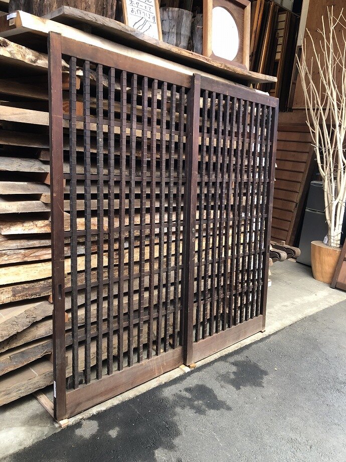 古建具（格子戸）の古材
